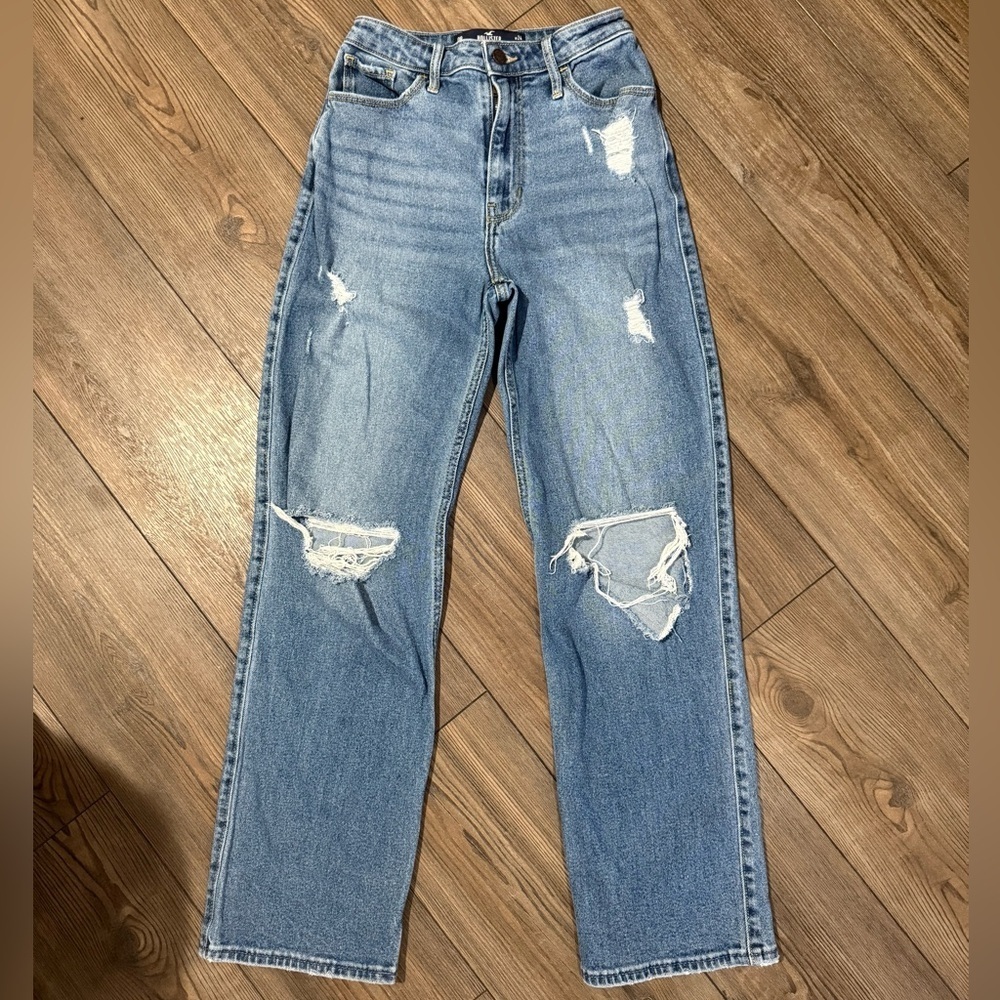 Hollister Ultra High Rise Dad Jeans Womens 24x31 Size 0 Distressed Straight Leg